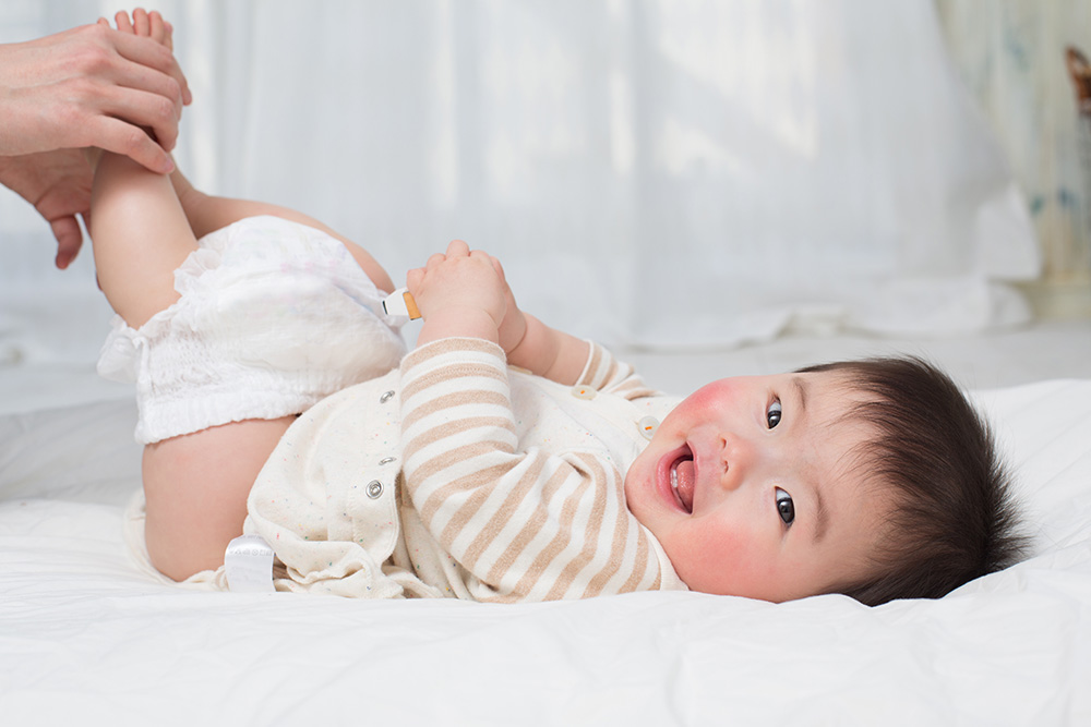 赤ちゃんのおむつの上手な替え方とは？コツやタイミングをご紹介！！ | 0歳からの幼児教室【ベビーパーク/キッズアカデミー】