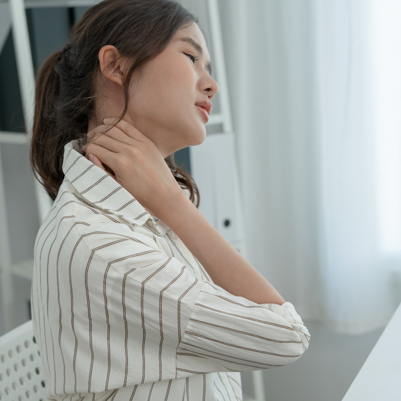 慢性的な肩こり・首こりに悩んでいませんか？〜鍼灸マッサージで深部からほぐすケア〜