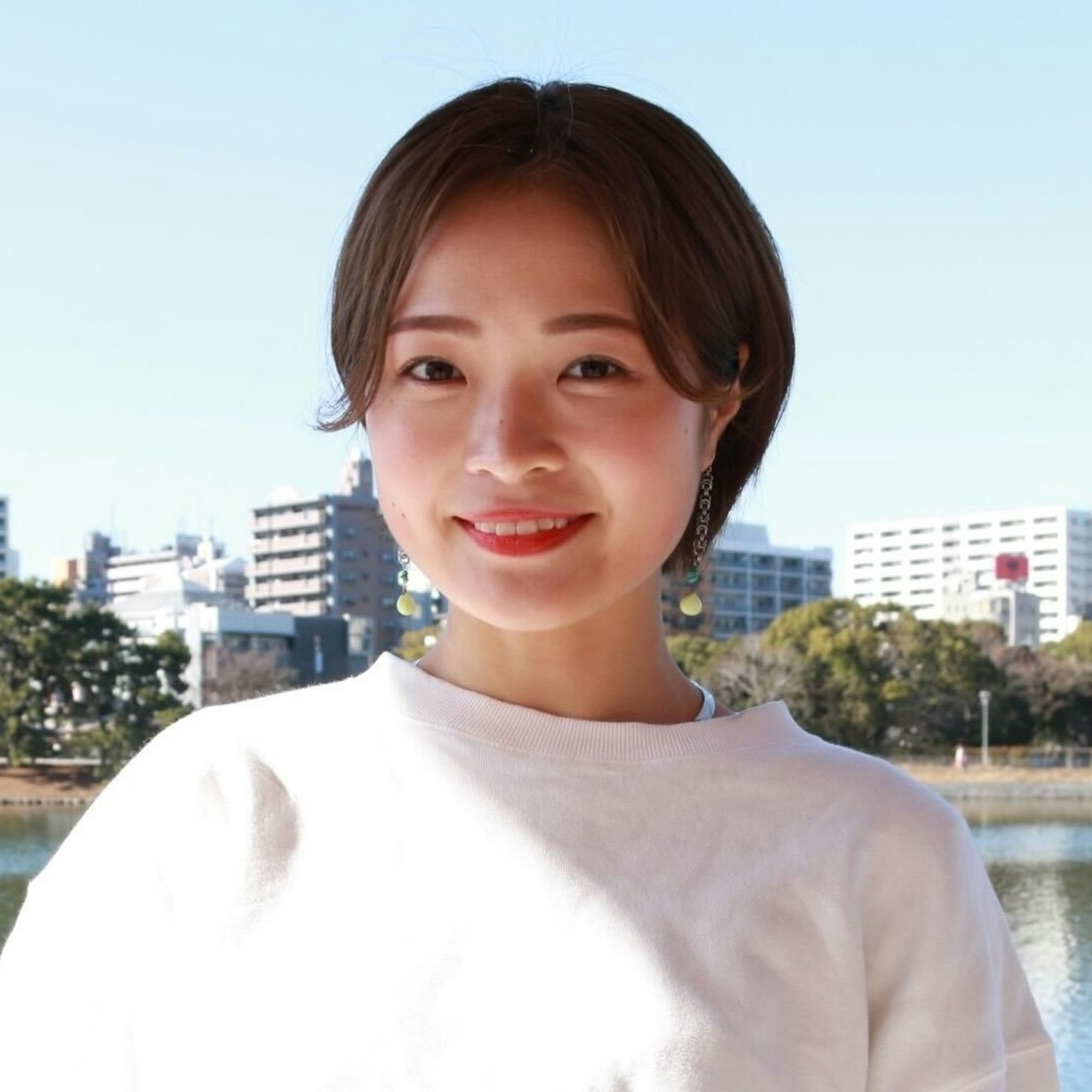 岡本彩花
