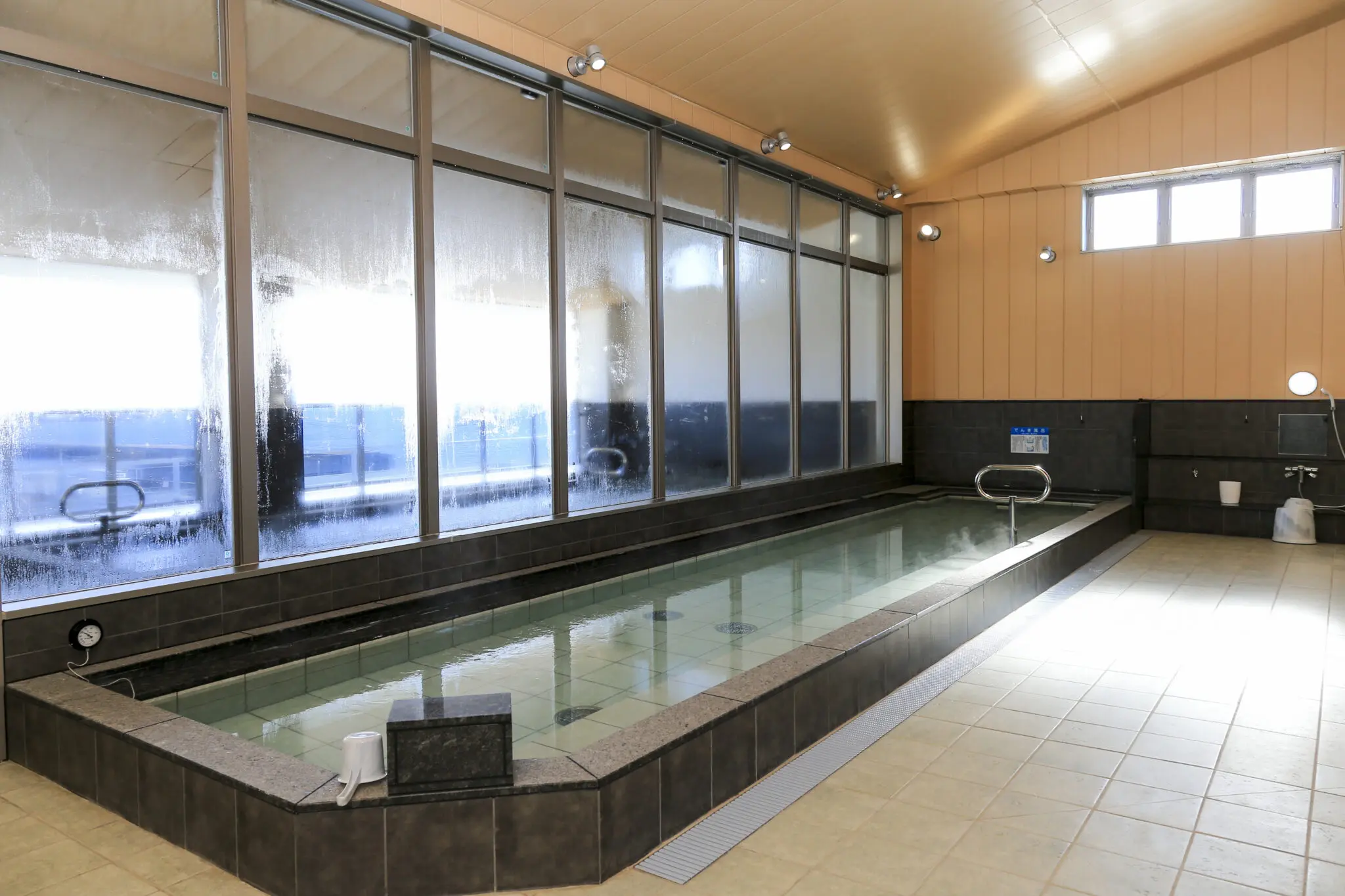海辺 の 湯 久里浜 店