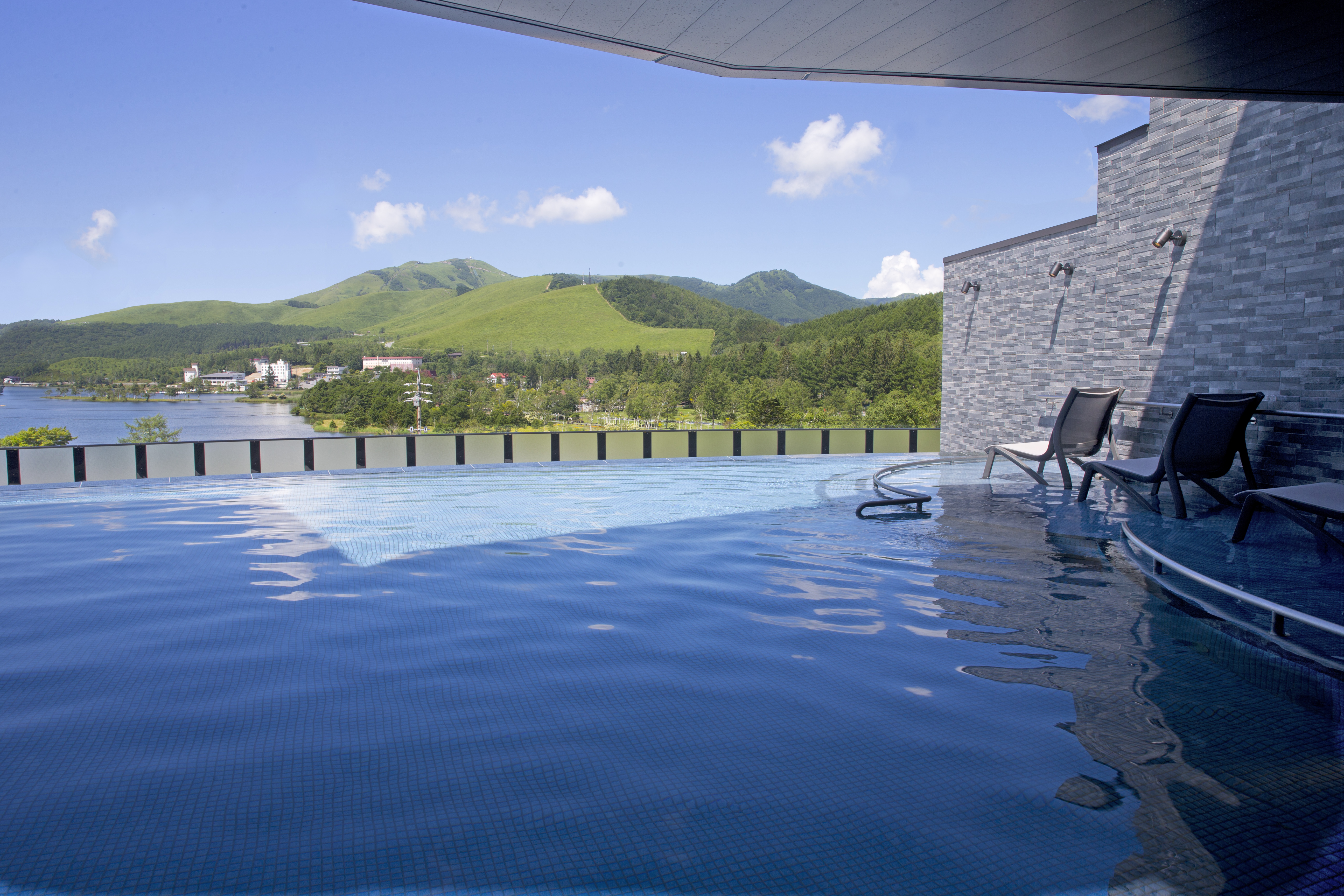 白樺リゾート 池の平ホテル | Chill+