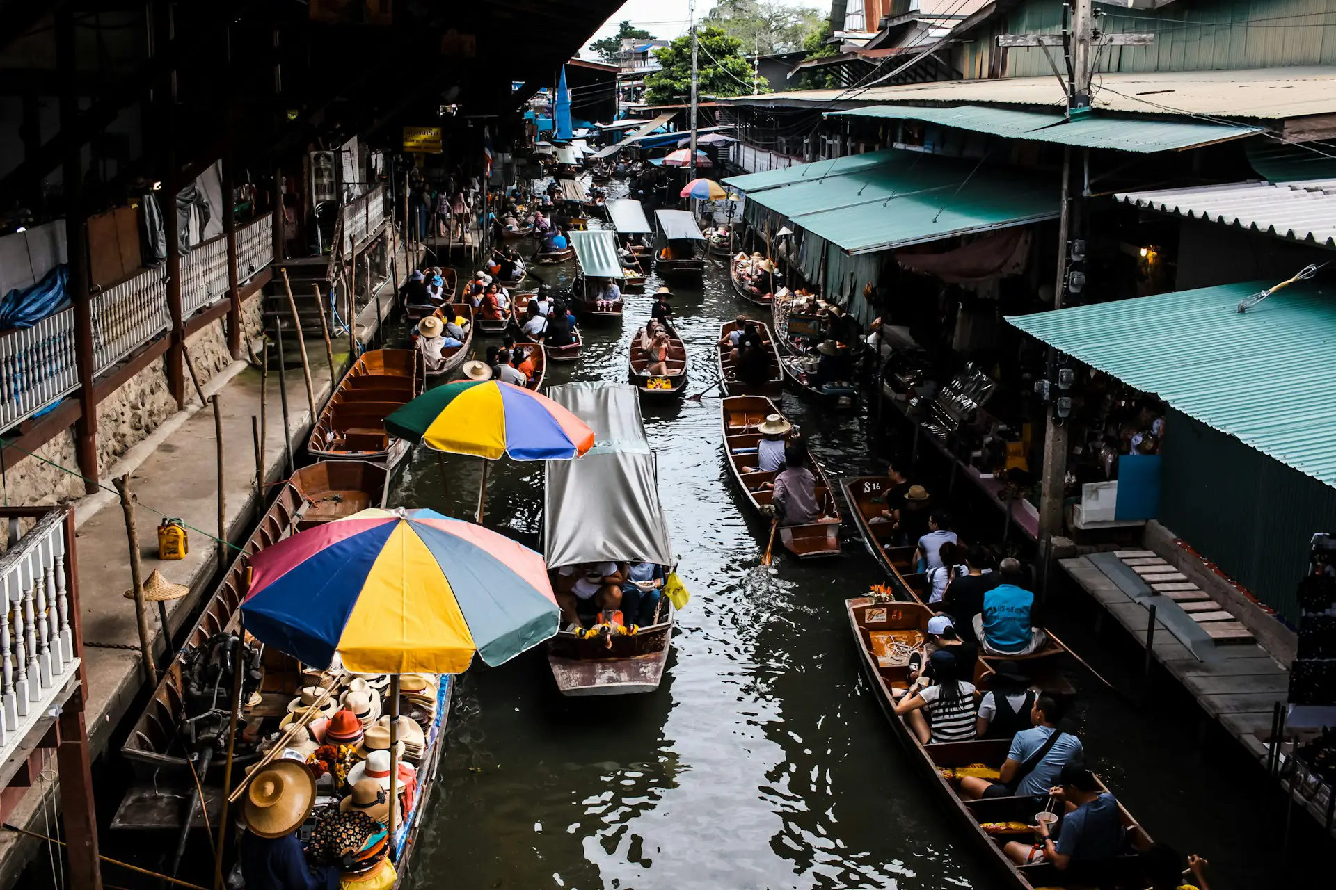 タイの水上マーケット