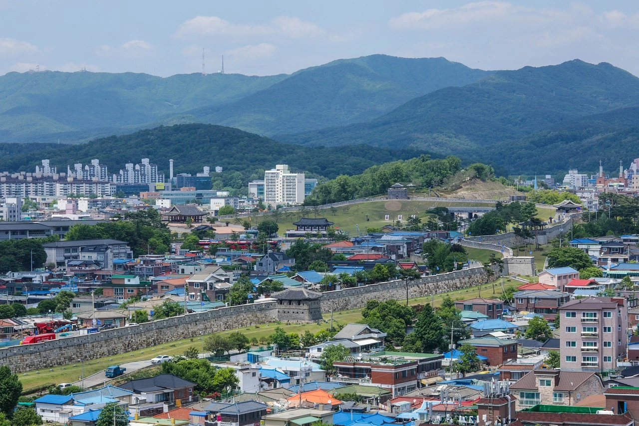 水原華城