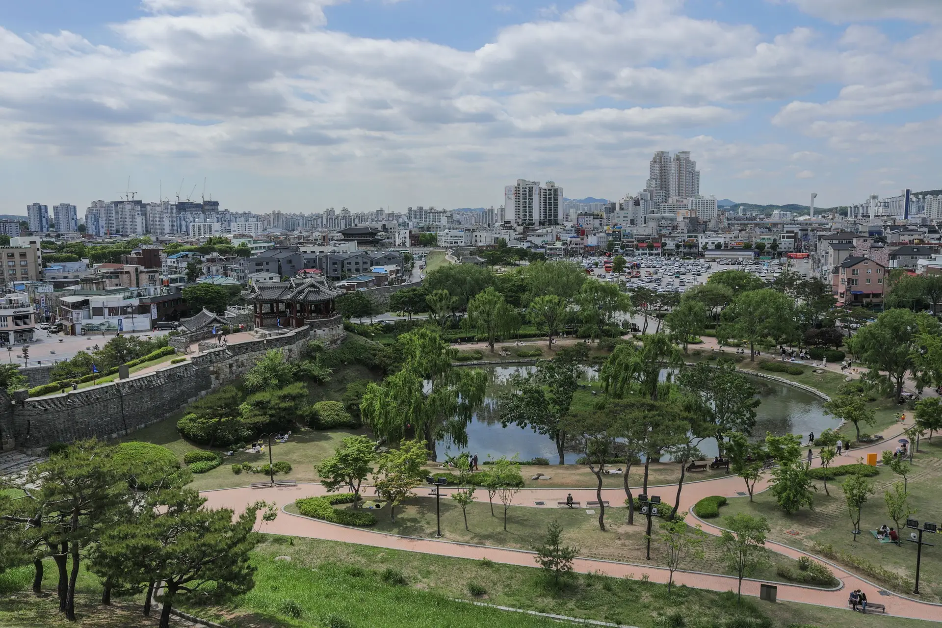 水原華城