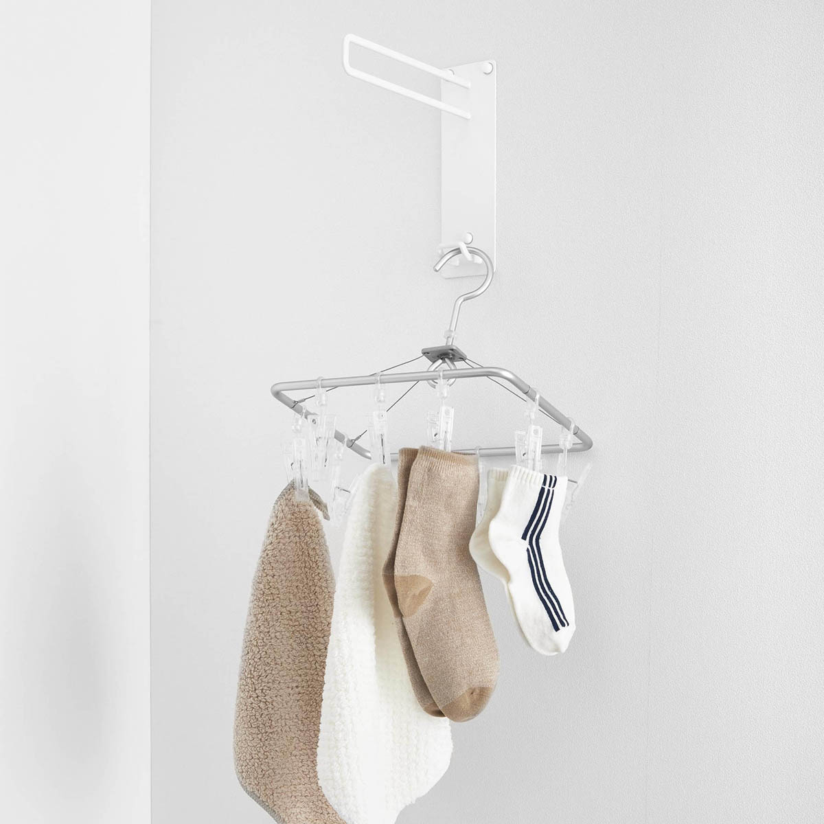 tower ｜ 壁付けちょい干しハンガー タワー ｜ 山崎実業