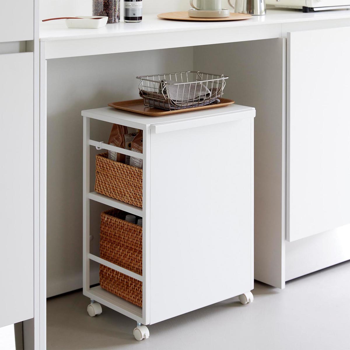 tower ｜ 目隠しワゴン タワー 天板付き ｜ 山崎実業