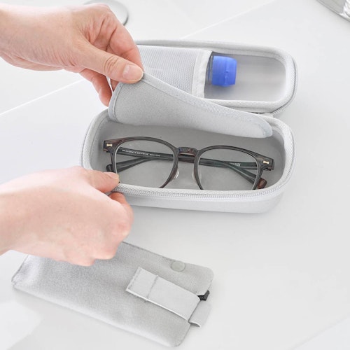 メガネとコンタクトレンズ用品が収納できるメガネケース タワー