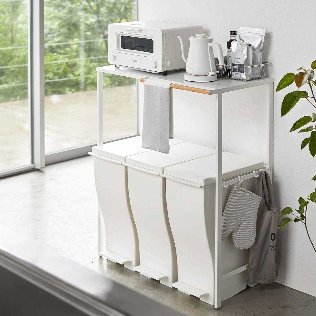 Belca ゴミ箱上ラック キッチンスペースラック 伸縮タイプ 幅55~85×奥行34.2×高さ140cm ホワイト キッチン収納 レンジ台 Belca ゴミ箱上ラック キッチンスペースラック 伸縮タイプ 幅55~85