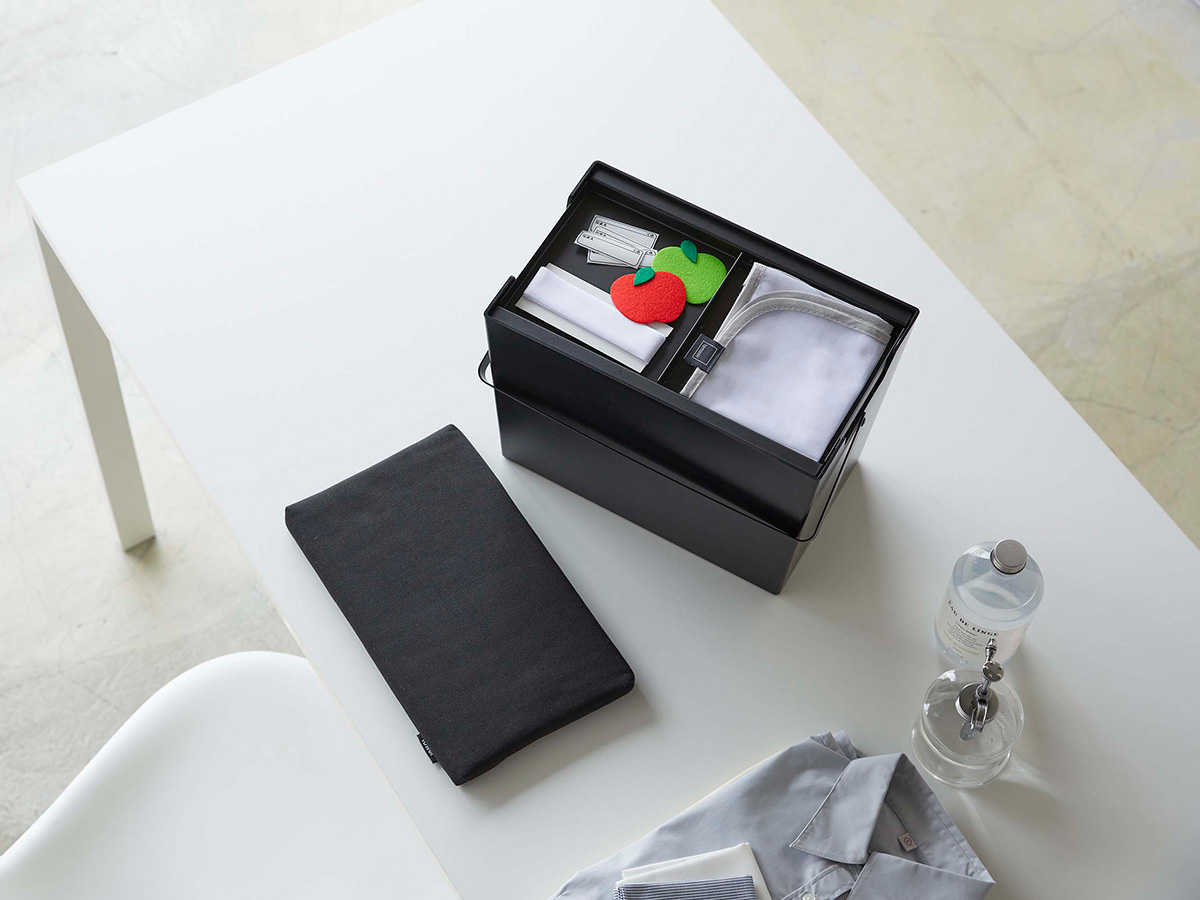 TOSHIBA Le Cuore アイロン 収納ケース付き tower ｜ アイロン掛けできる蓋付きアイロン収納ケース タワー ｜ 山崎実業
