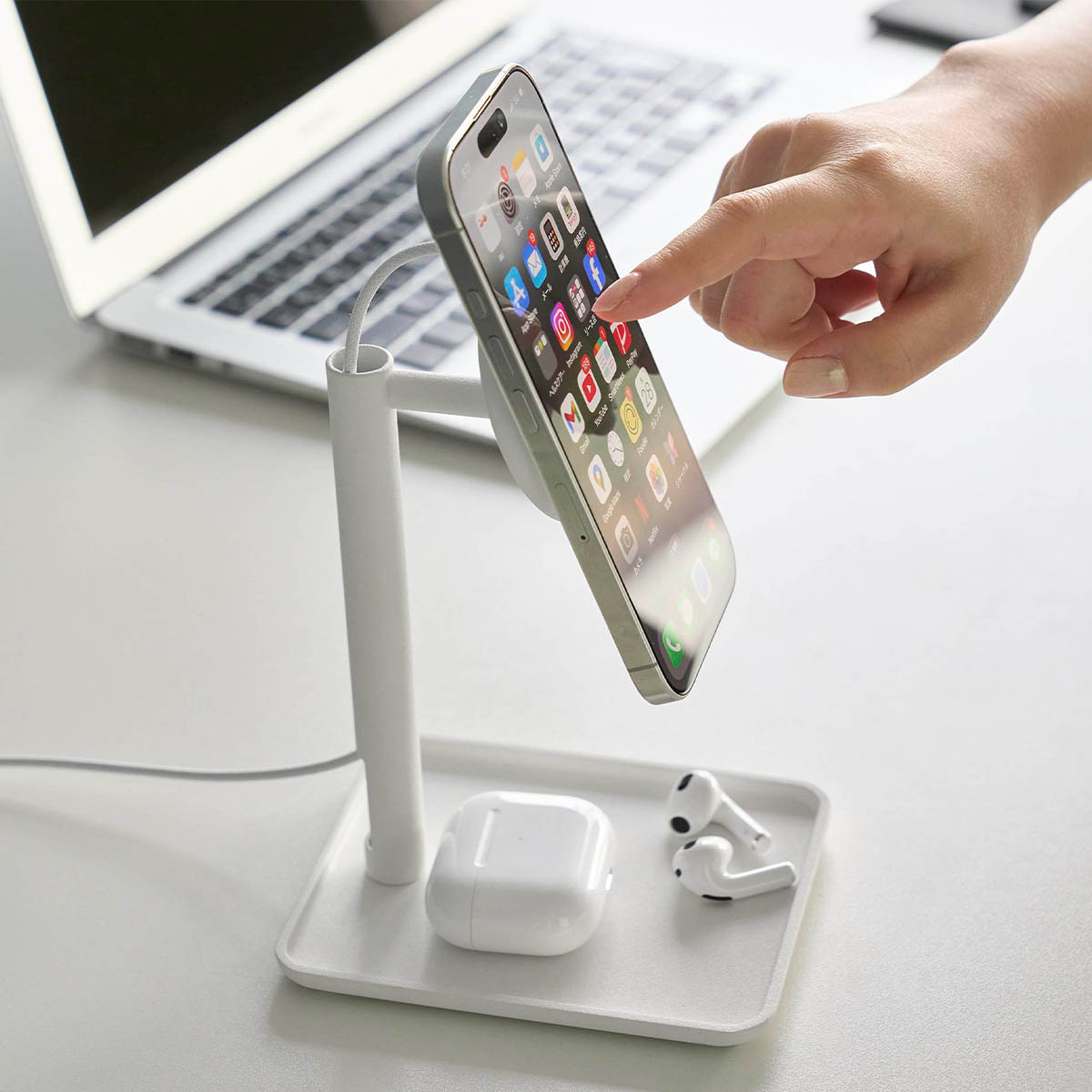 tower ｜ トレー付きスマートフォン充電スタンド タワー ｜ 山崎実業