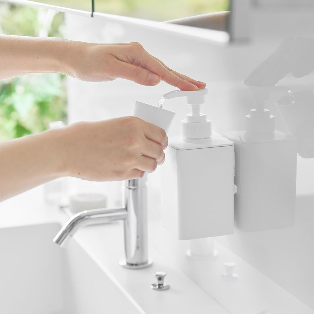 tower ｜ フィルムフックマウスウォッシュディスペンサー&ミニ