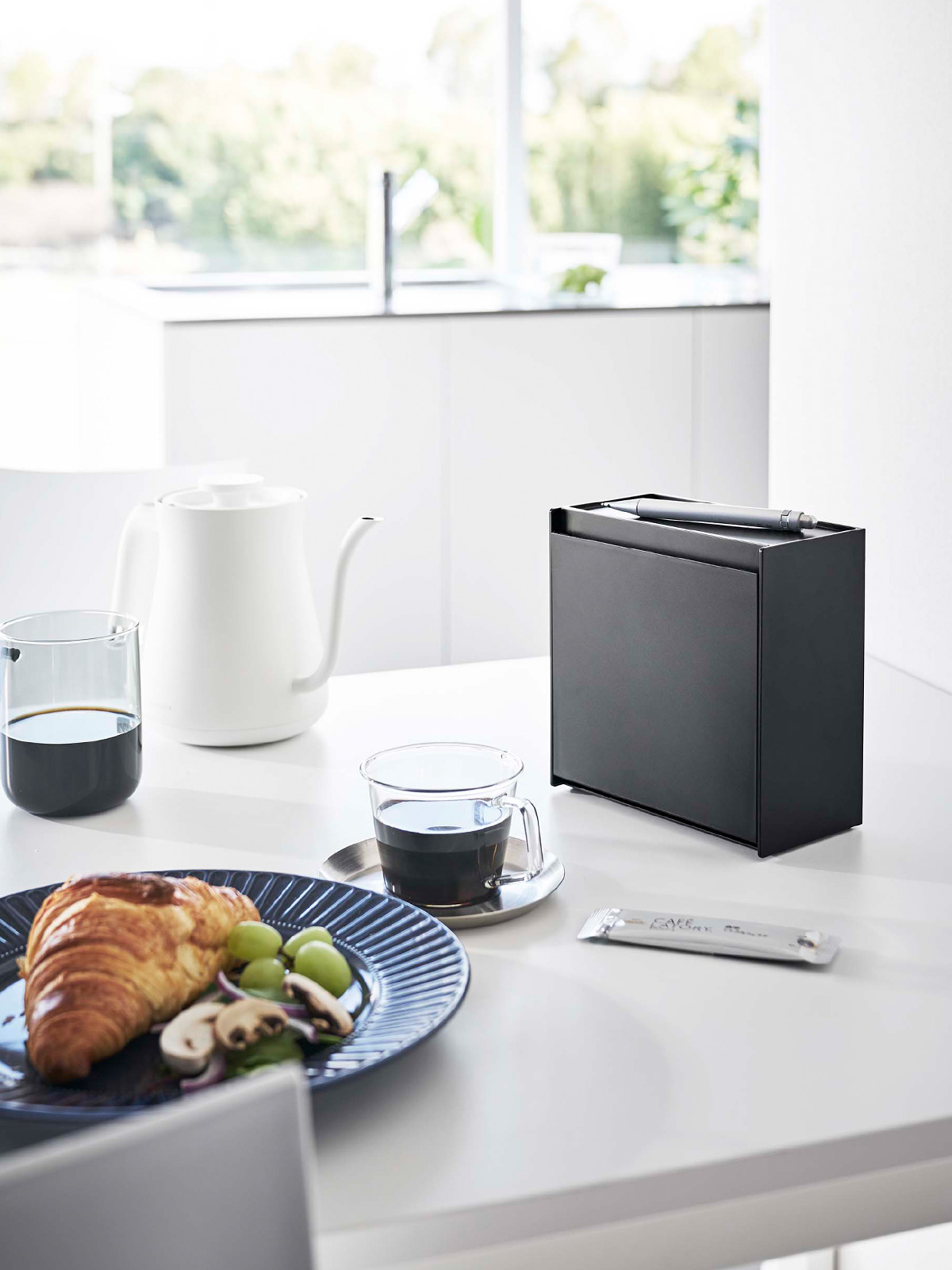 tower ｜ マグネットインスタントスティックホルダー タワー ｜ 山崎実業