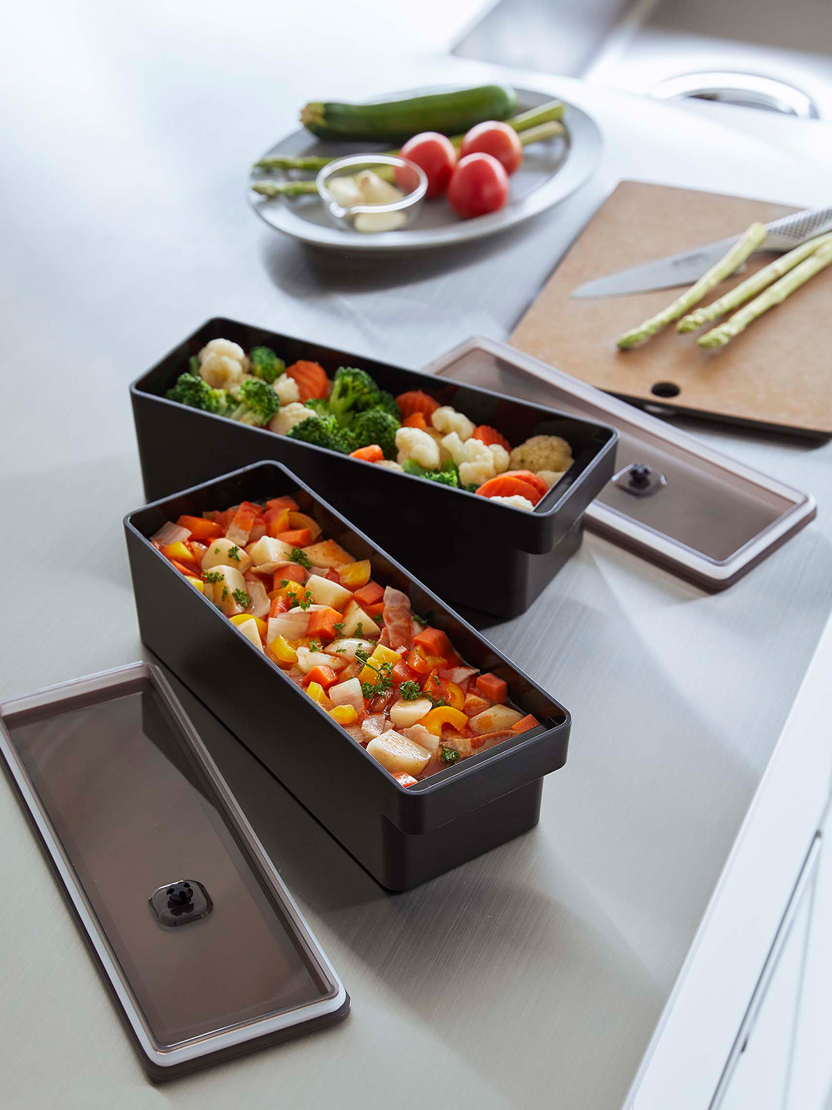 tower ｜ 奥まで使えるハンドル付き密閉フードコンテナ タワー ｜ 山崎実業