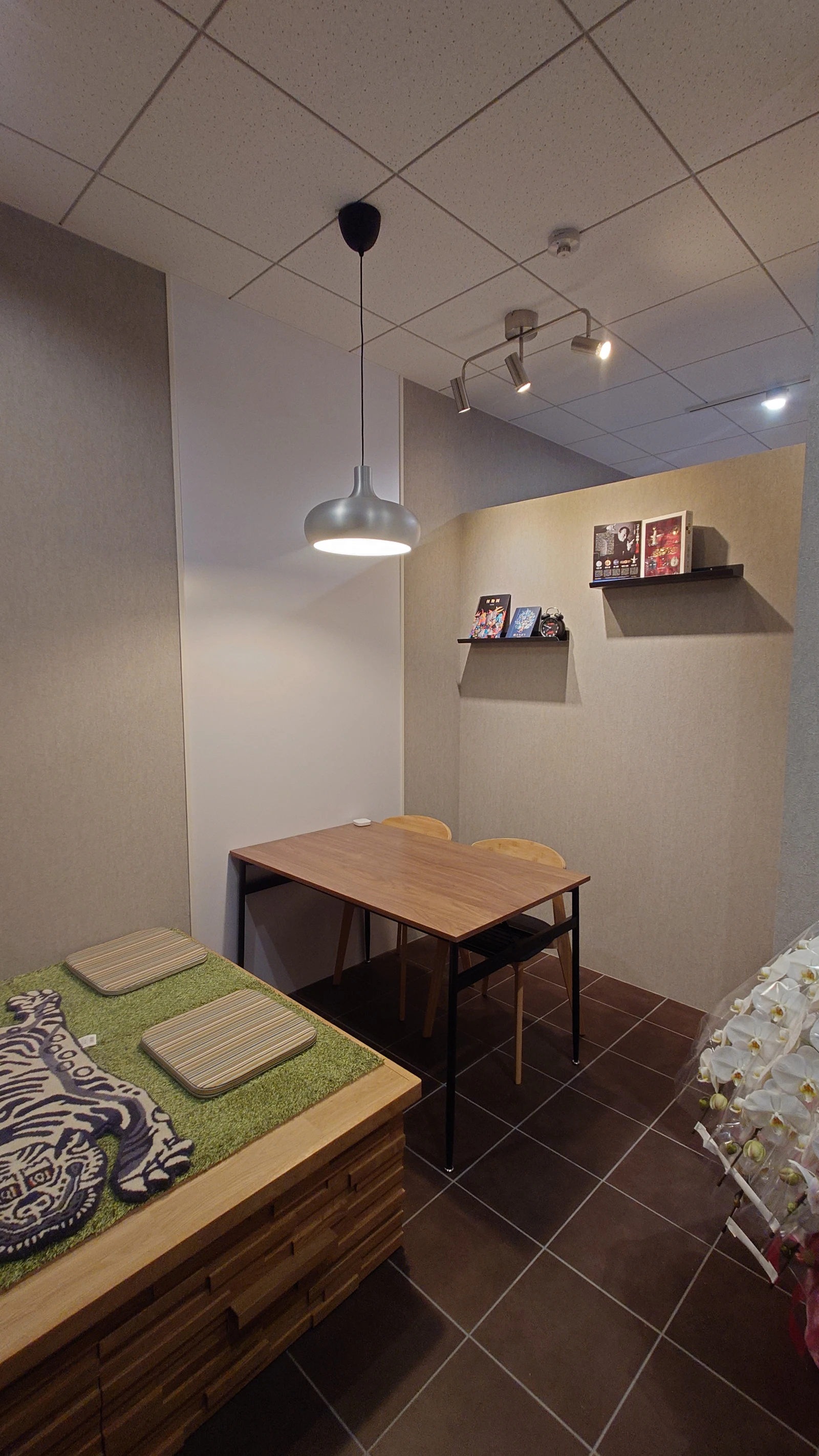 OAG azito の内観