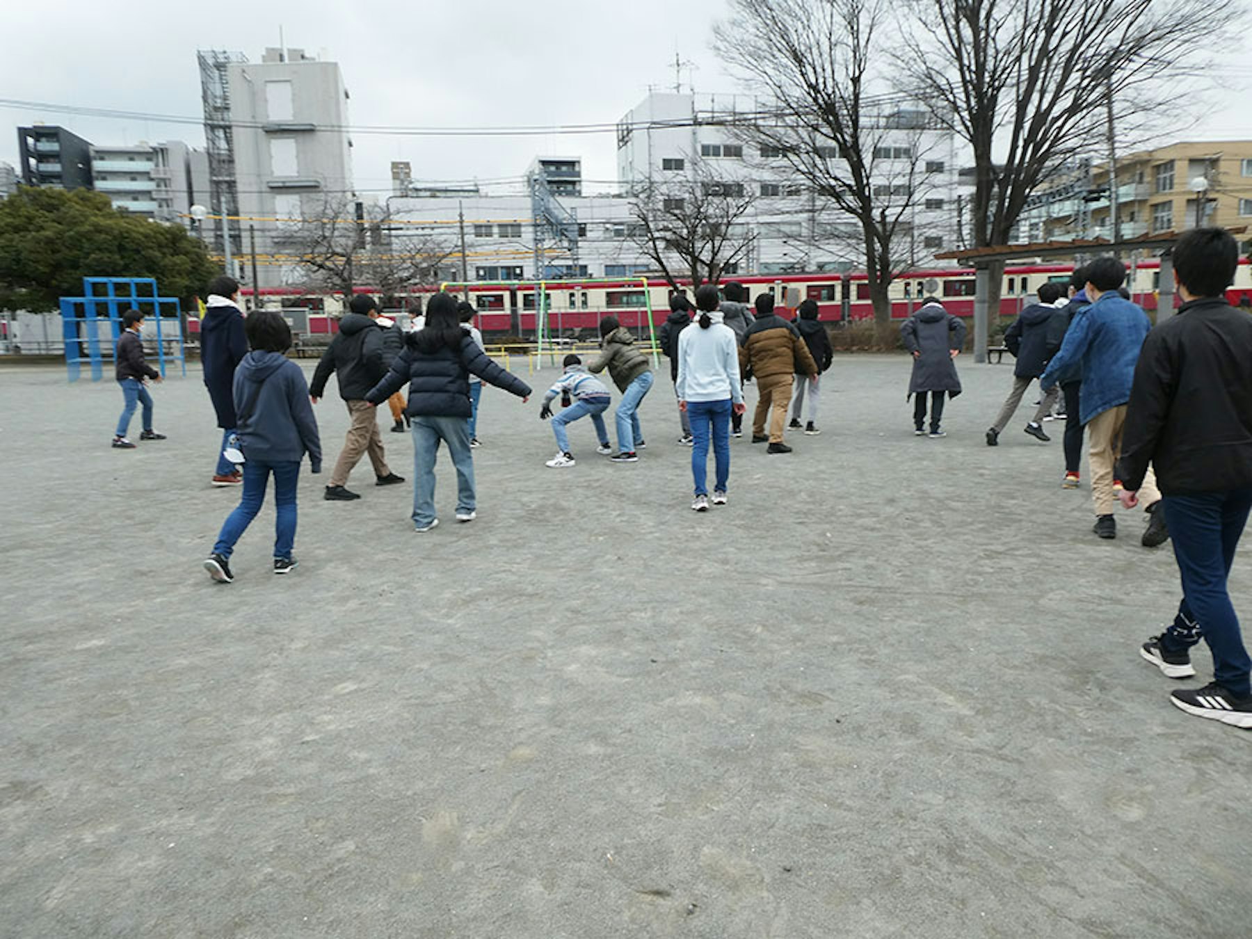 【横浜】総勢32人で、だるまさんが転んだ！？ 〜特別授業「Project in the Park」〜