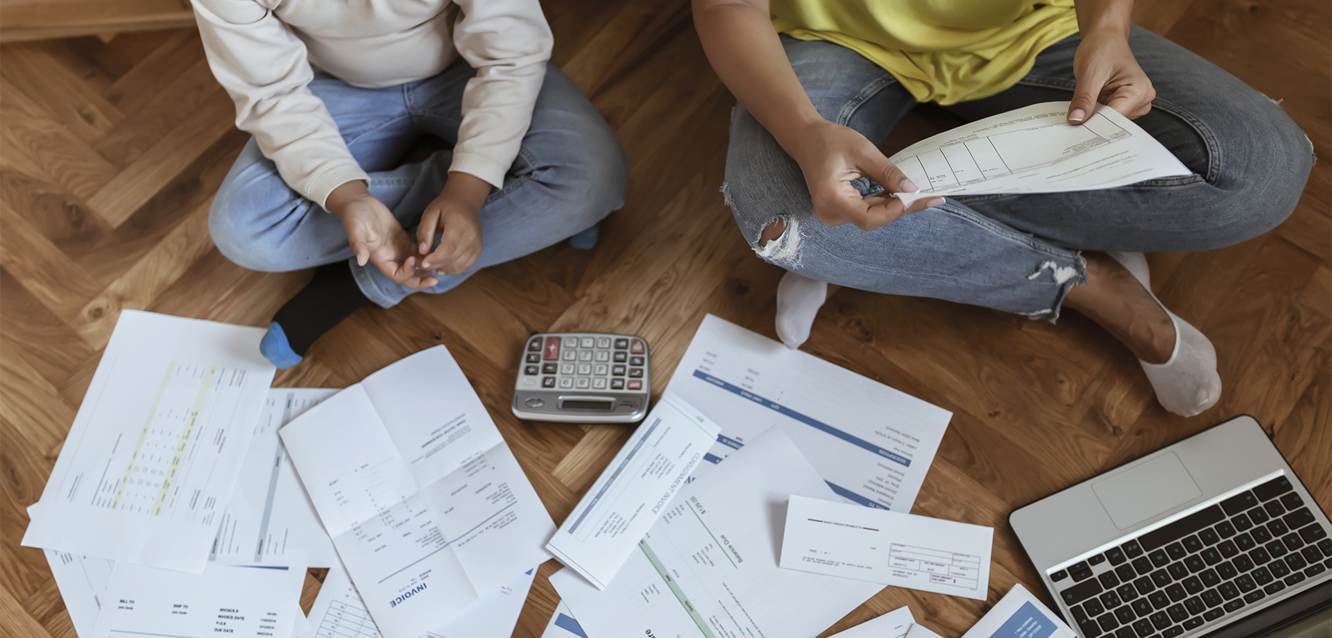 限定承認はひとりだけでもできる？ 限定承認とは、相続によって得たプラスの遺産の範囲内でマイナスの遺産を支払う方法です。この方法は、相続時にプラスとマイナスの遺産の具体的な状況が不明な場合でも安心して利用できます。ただし、1人の相続人だけでは手続きができず  ...