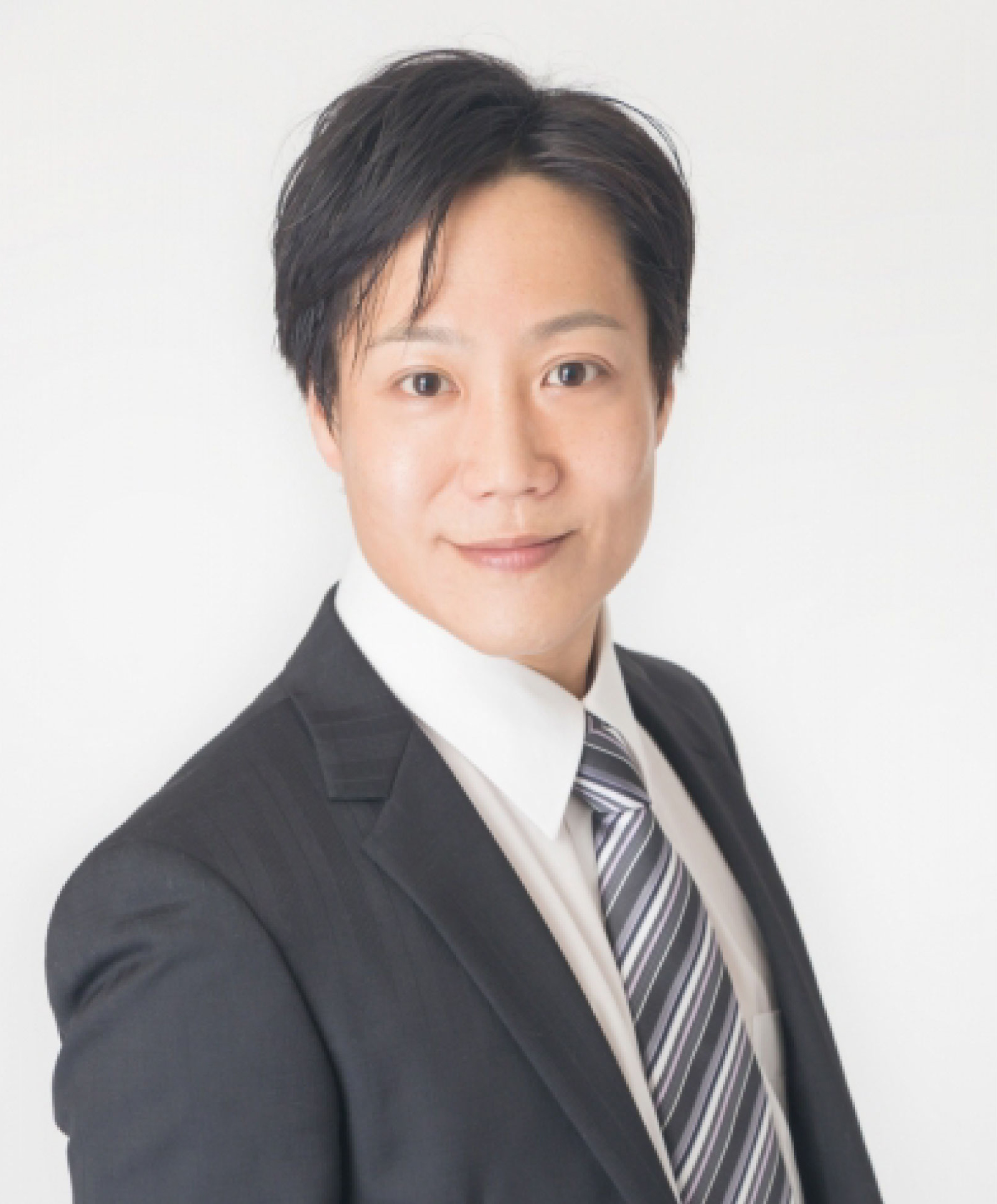 <p>1998年に劇団新派に入団し、数々の公演に出演している。 2016年幹部昇進。</p>