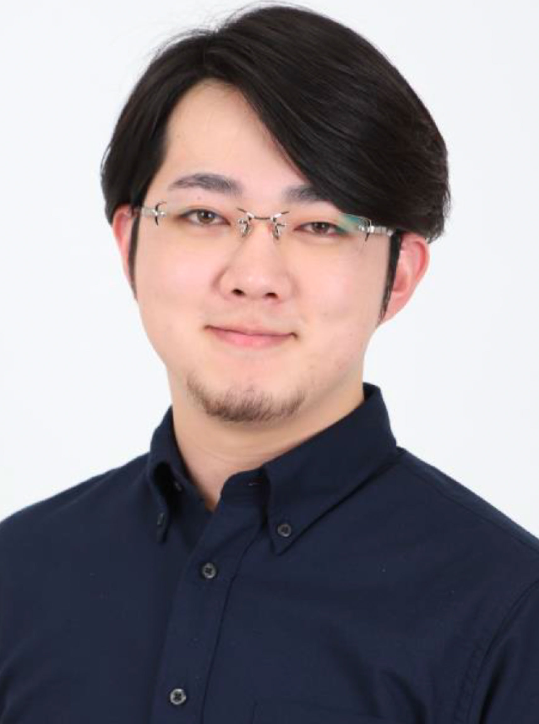 <p>低音の落ち着いた声質 の持ち主である。</p>