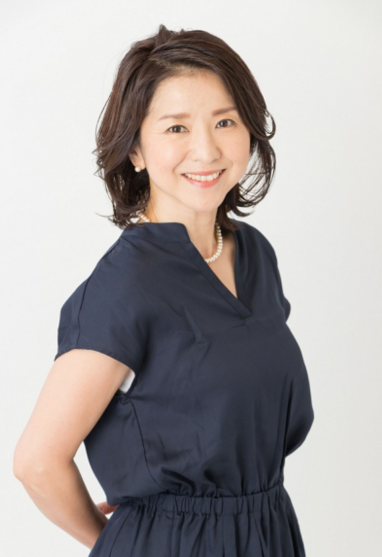 <p>1991年大林宣彦監督「ふたり」で主人公の 少女美加の親友・真子役で印象的なデビュー をする。<br><br>その後、大林作品の常連として「はるかノス タルジー」、代表作と自認している「青春デ ンデケデケデケ」「ＳＡＤＡ」「風の歌が聴 きたい」「野のなななのか」と出演している。</p>