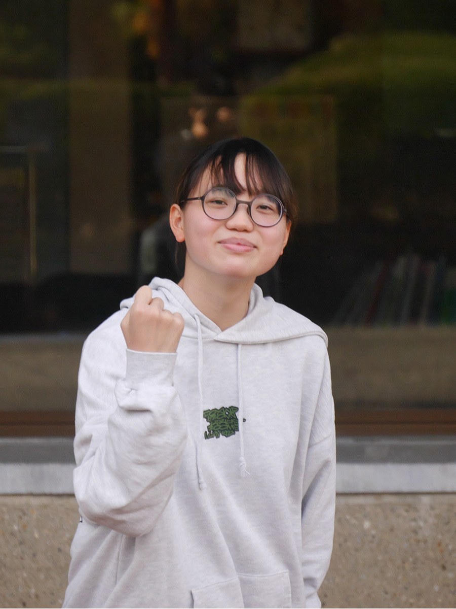 石山 菜緒の写真