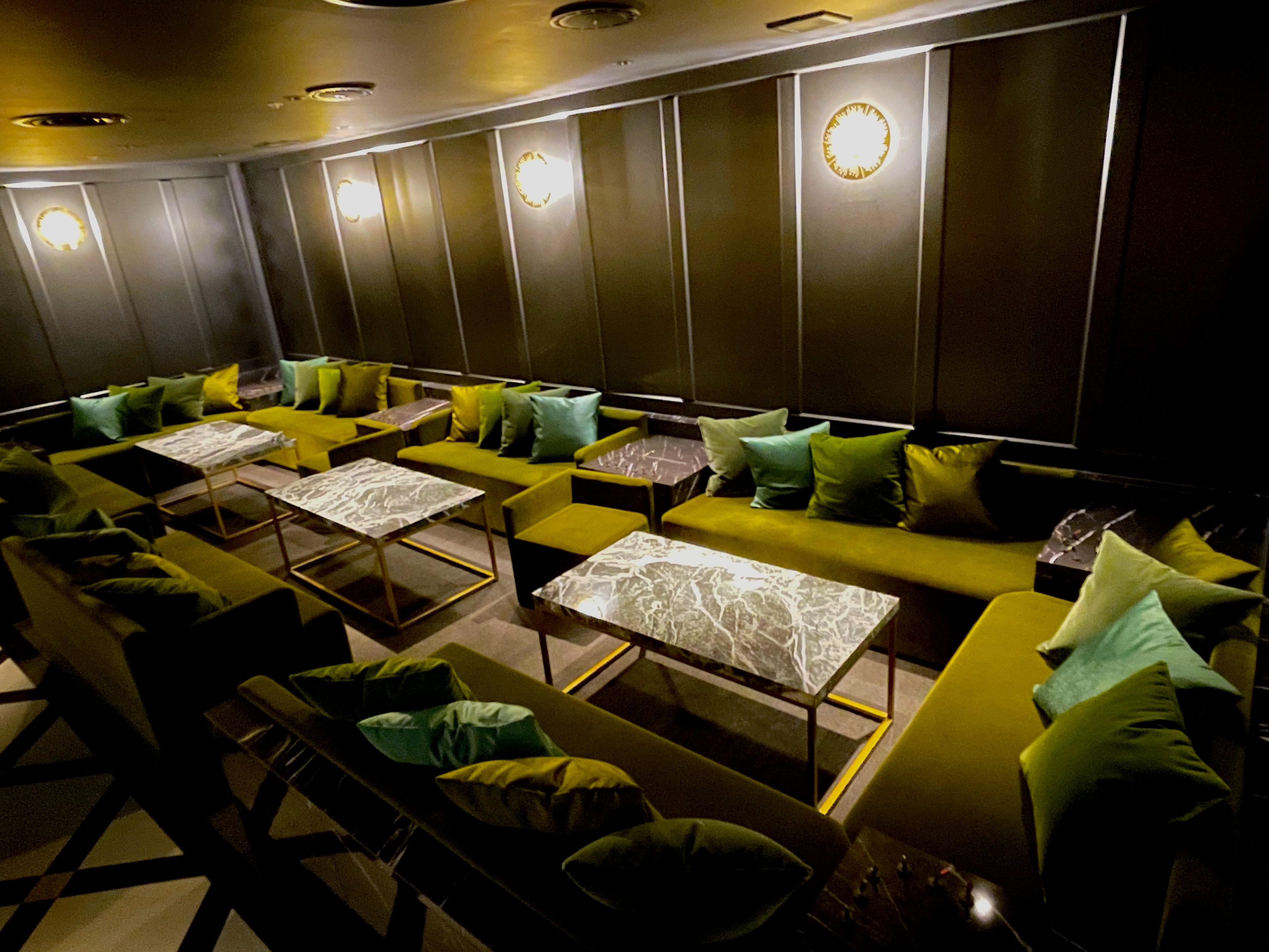 ORIENTAL LOUNGE 錦の求人画像
