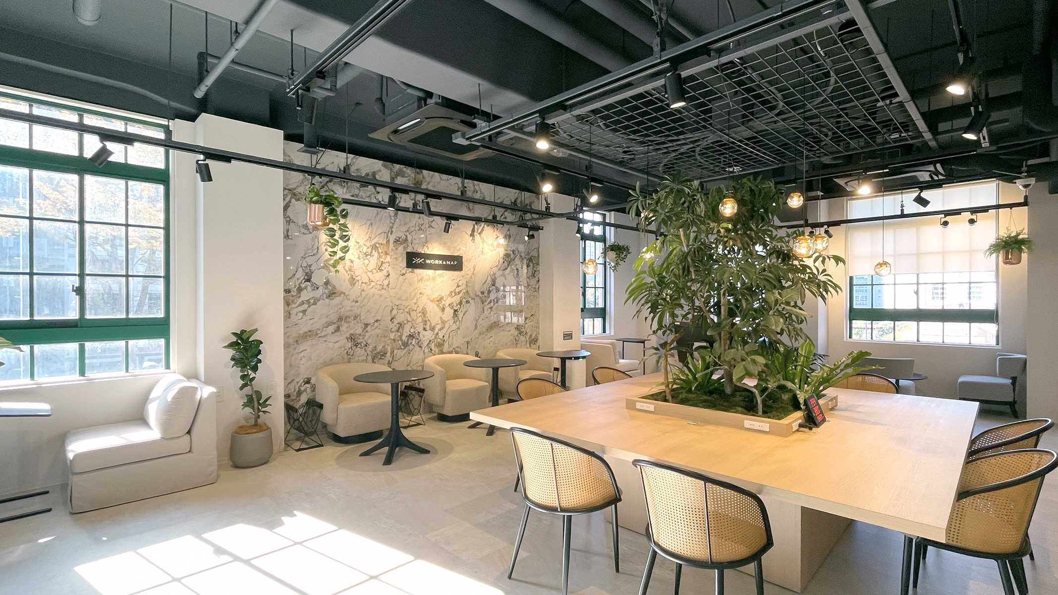 コワーキングスペース　一部レイアウト変更のお知らせ