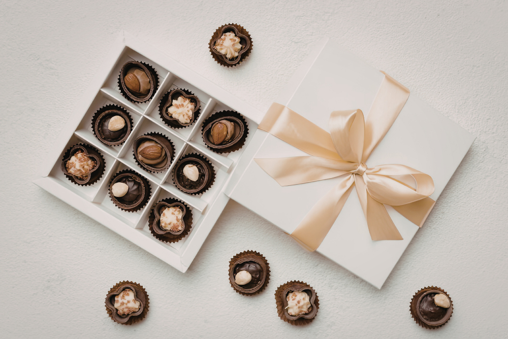 【保存版】引っ越し挨拶のお菓子おすすめ完全ガイド｜相場・選び方・種類別の人気アイテム