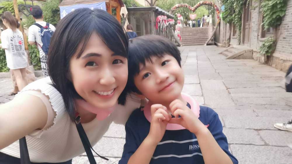 息子と北京で2ショット