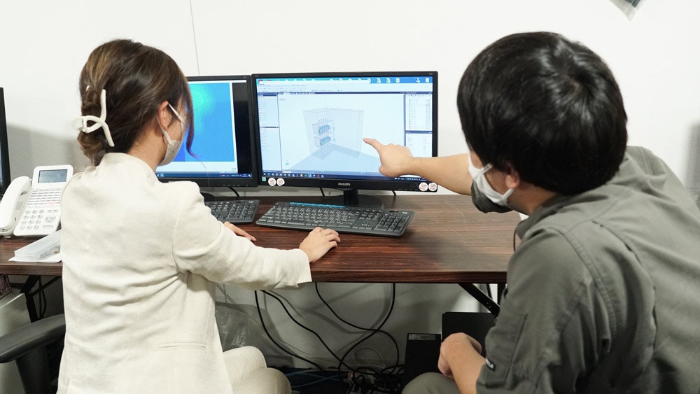 気流解析を教えてもらう広報松橋