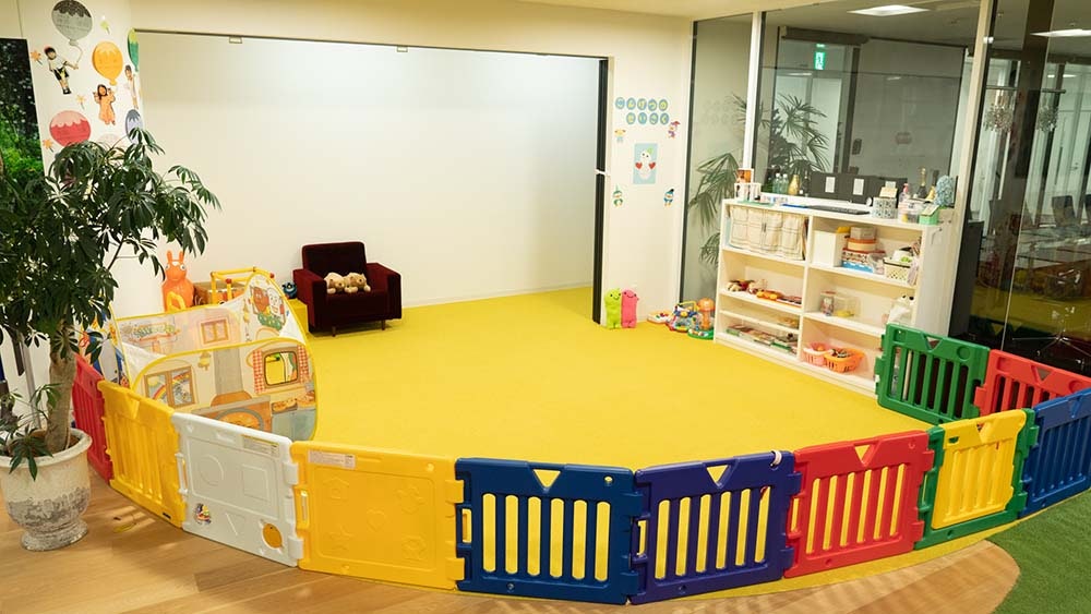 ヤブシタ本社の託児スペース