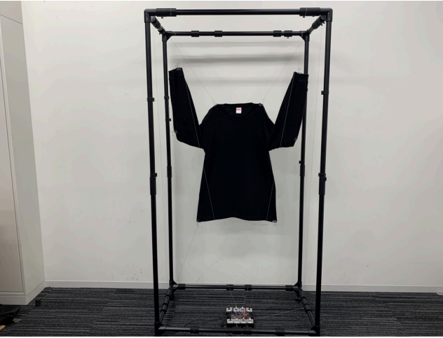 PuppetCloth: 衣服の操り人形化システムの提案と制御手法と表現 の研究画像