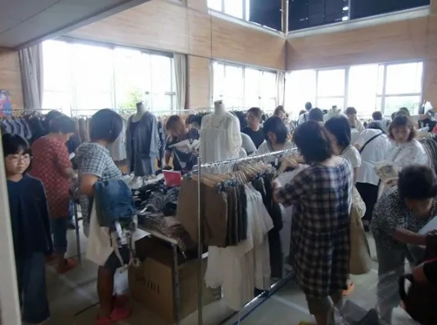 復興支援イベントへの什器提供の様子