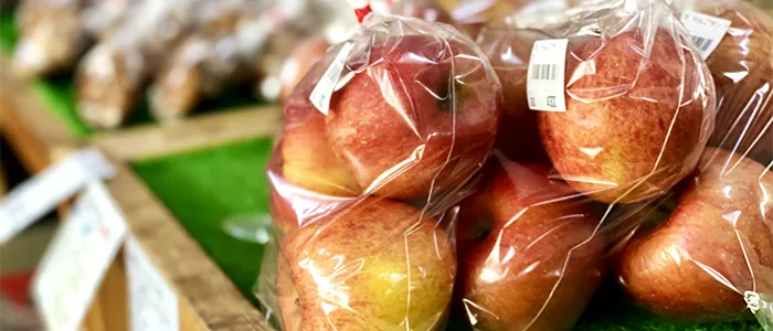 お店で売られるりんご