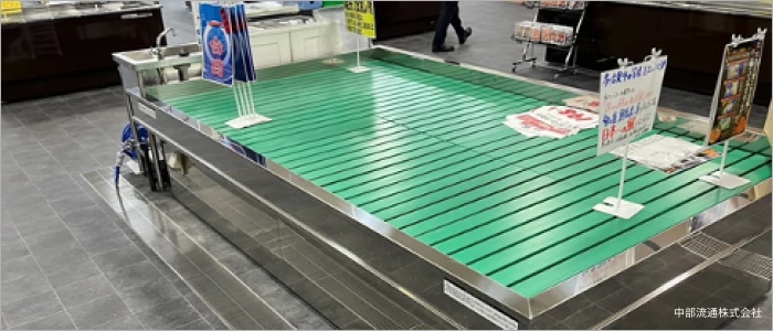 アイランド型の対面売場什器