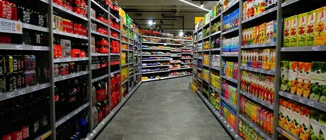 ダークストアの倉庫内