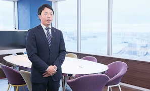 左 / ソリューション事業本部副本部長 高橋周一様。
右上 / ソリューション事業本部第2営業統括部(首都圏) 門間亮佑様。