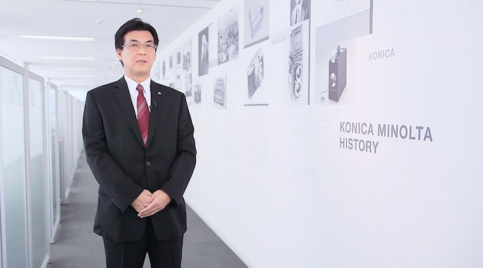 左 / ソリューション事業本部副本部長 高橋周一様。
右上 / ソリューション事業本部第2営業統括部(首都圏) 門間亮佑様。
