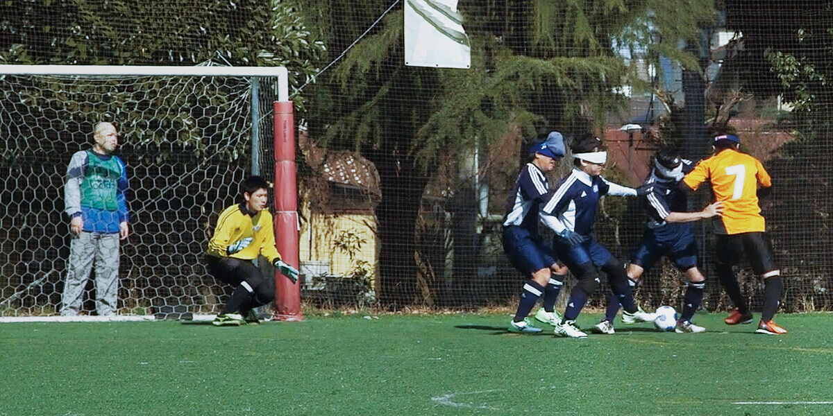 視覚障がい者と健常者が
当たり前に混ざり合う社会を築くこと。
Sansanはそれを手助けしてくれています