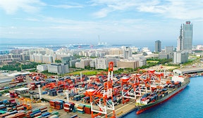 顧客情報をデータベース化して共有
営業活動やマーケティングに活用する