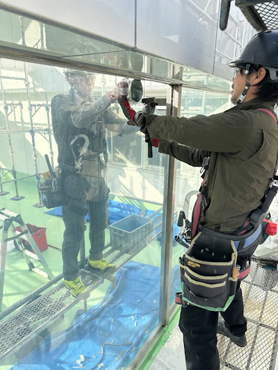 外壁塗装、コーキング打ち替え、外部改修工事 施工時の様子 13