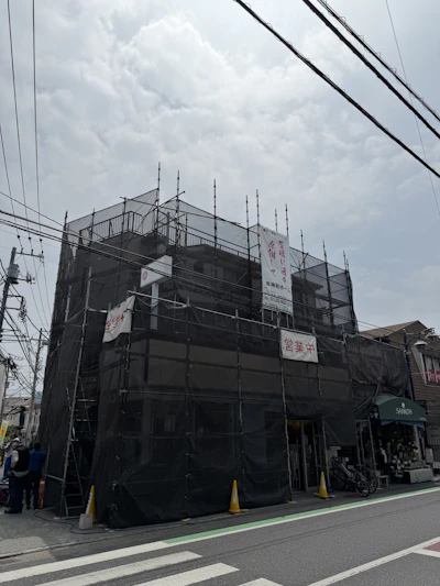 外壁塗装、屋根カバー工事、改修工事 施工時の様子 1