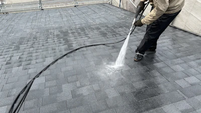 外壁、屋根塗装 施工時の様子 1