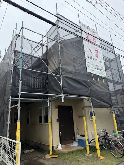 外壁、屋根塗装（茅ヶ崎市） 施工時の様子 1