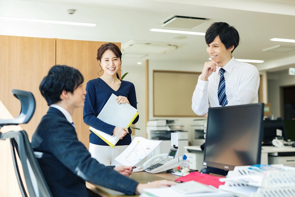 コミュニケーション能力を高める要素とは？高い人の特徴や会社で鍛える方法を解説 | タレントマネジメントラボ