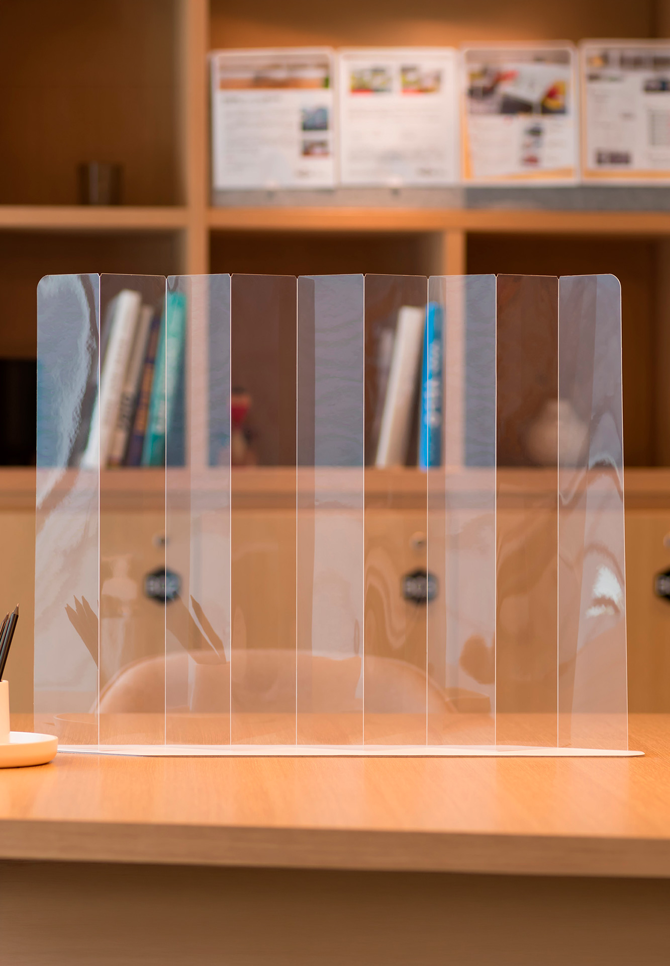 紙器製造のノウハウから生まれた、持ち運べるデスクパーティション