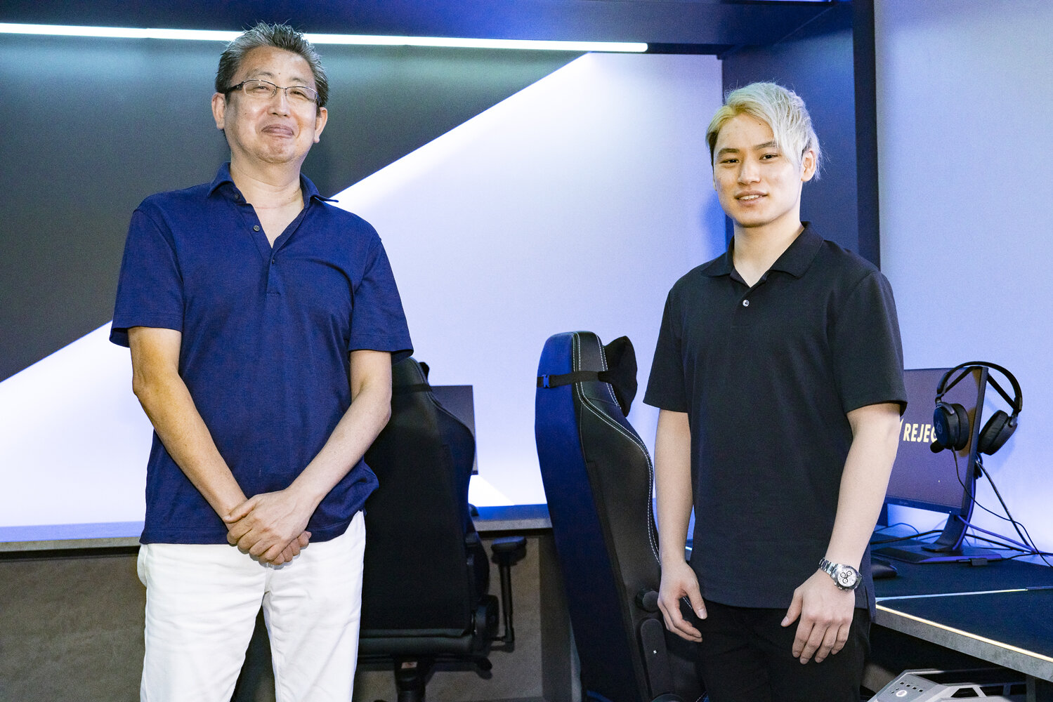 甲山氏とジャフコ担当の渡辺正人（左）