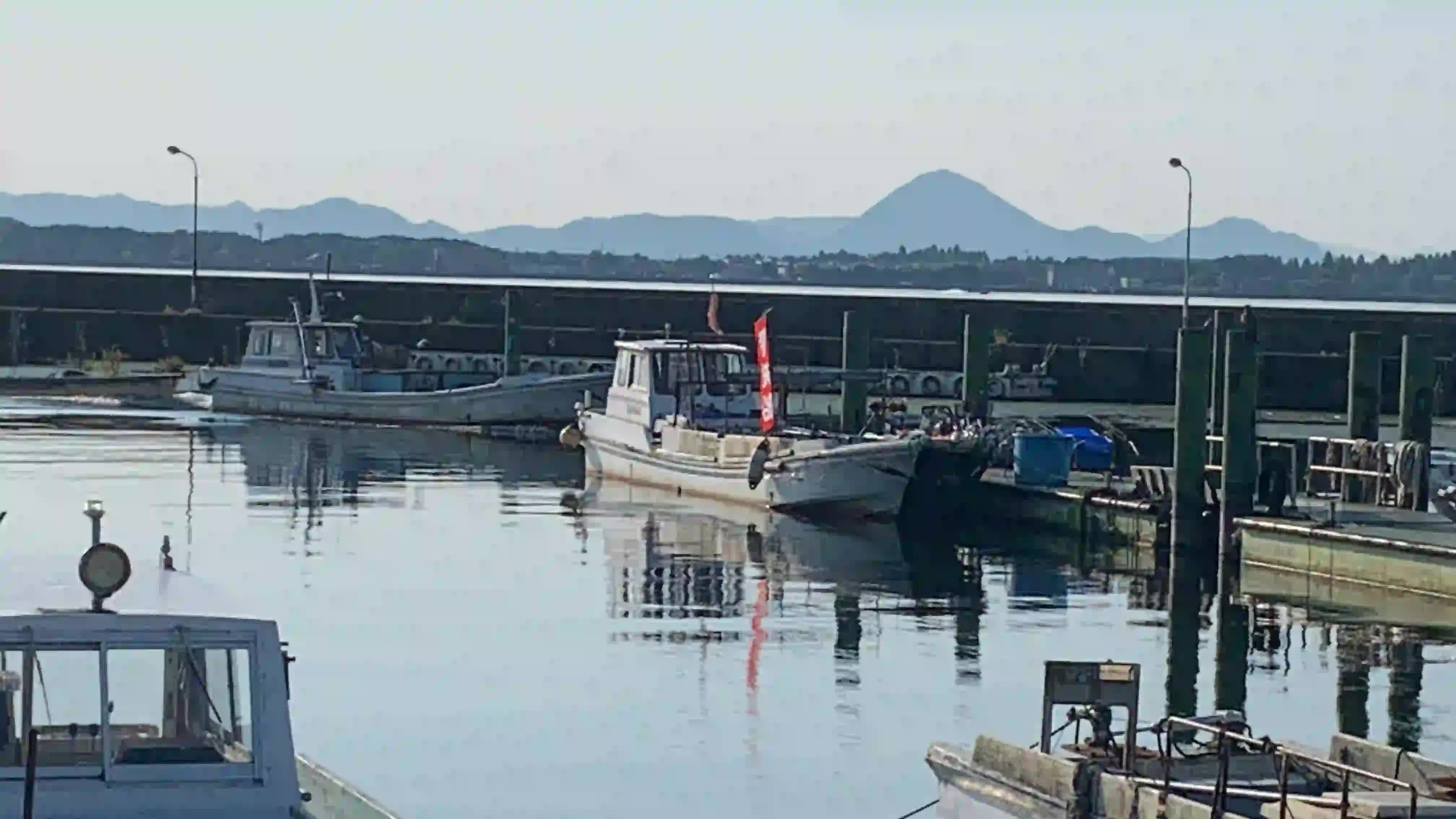 堅田漁港。古来、諸浦の親郷と呼ばれた