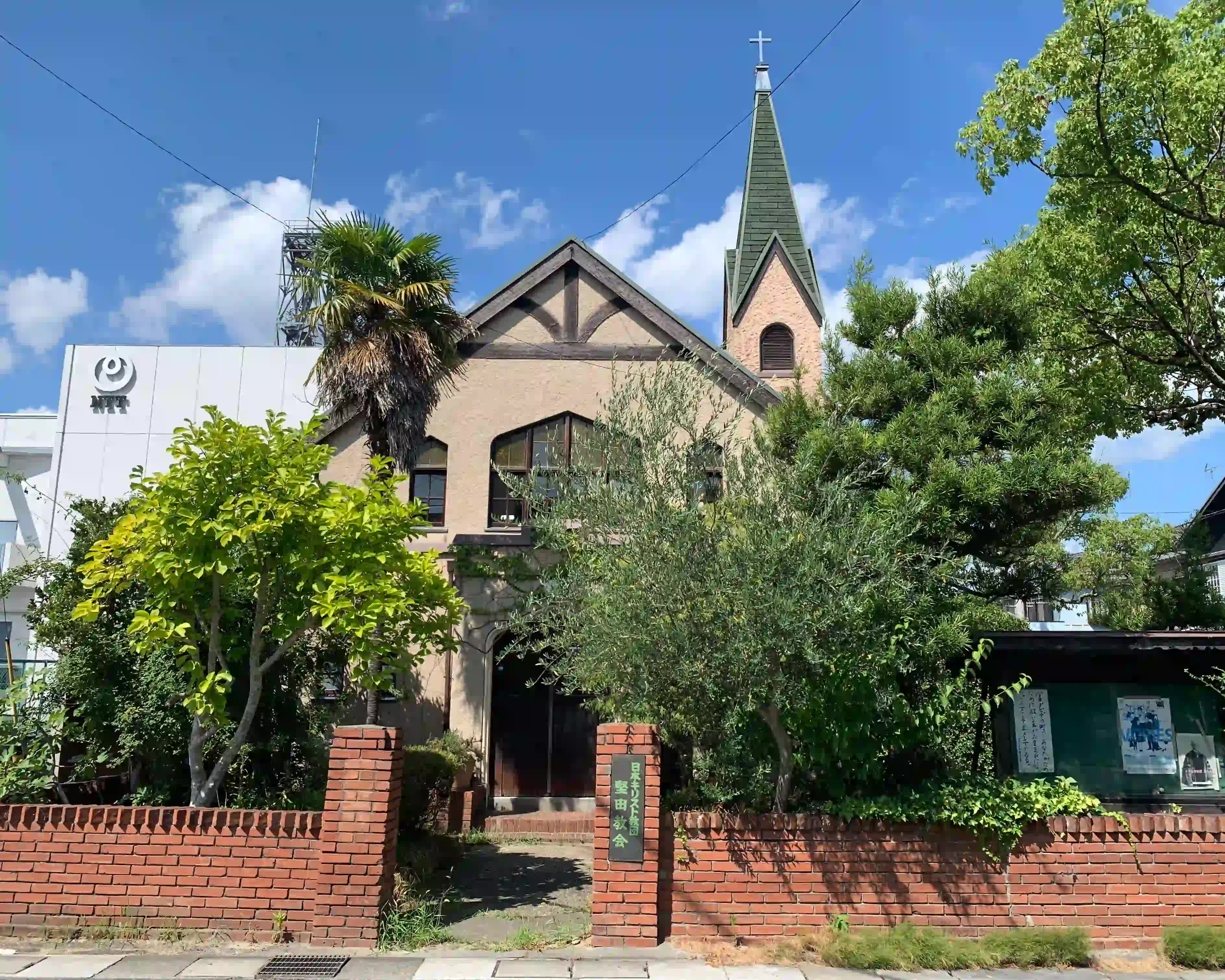 キリスト教伝道者、実業家、建築家として有名な米国人、ウィリアム・メレル・ヴォーリズが手掛けた日本基督教団堅田教会