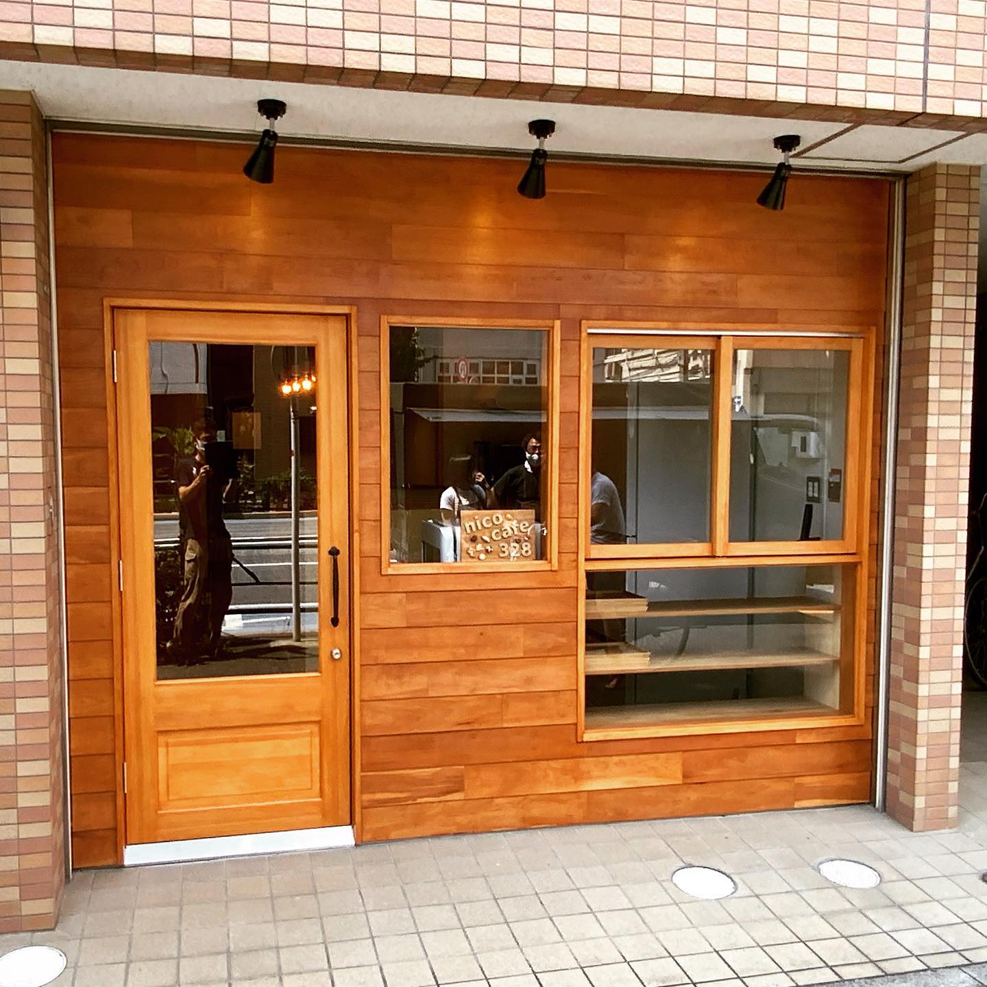 IKEAキッチンとご支給品で浅草にカフェを作りました♪の施工事例