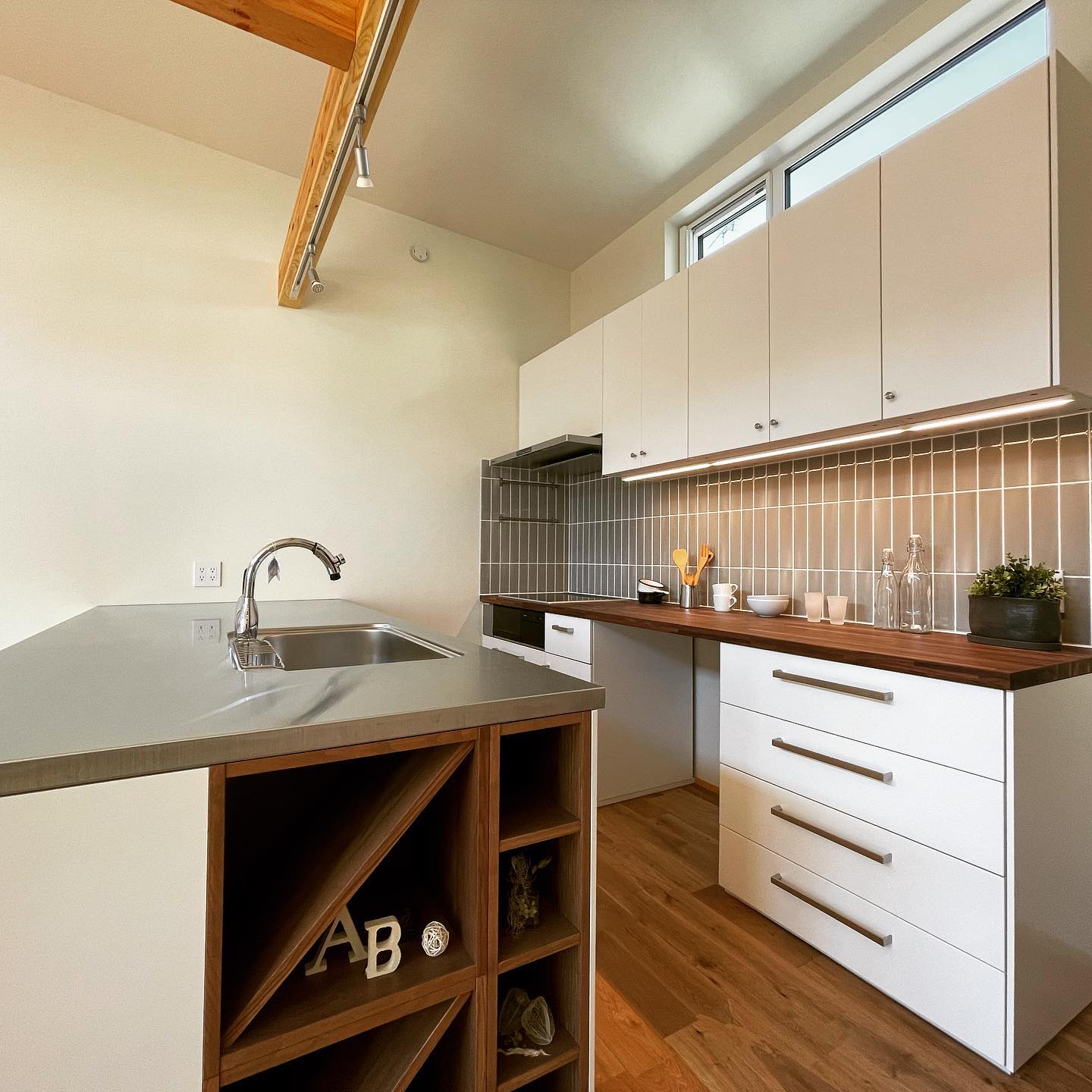 新築の一戸建てにIKEAキッチンをお取付してきましたの施工写真 3